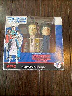 PEZ 2018 s1 Stranger Things Collectible PEZ Dispensers - Pink & Blue